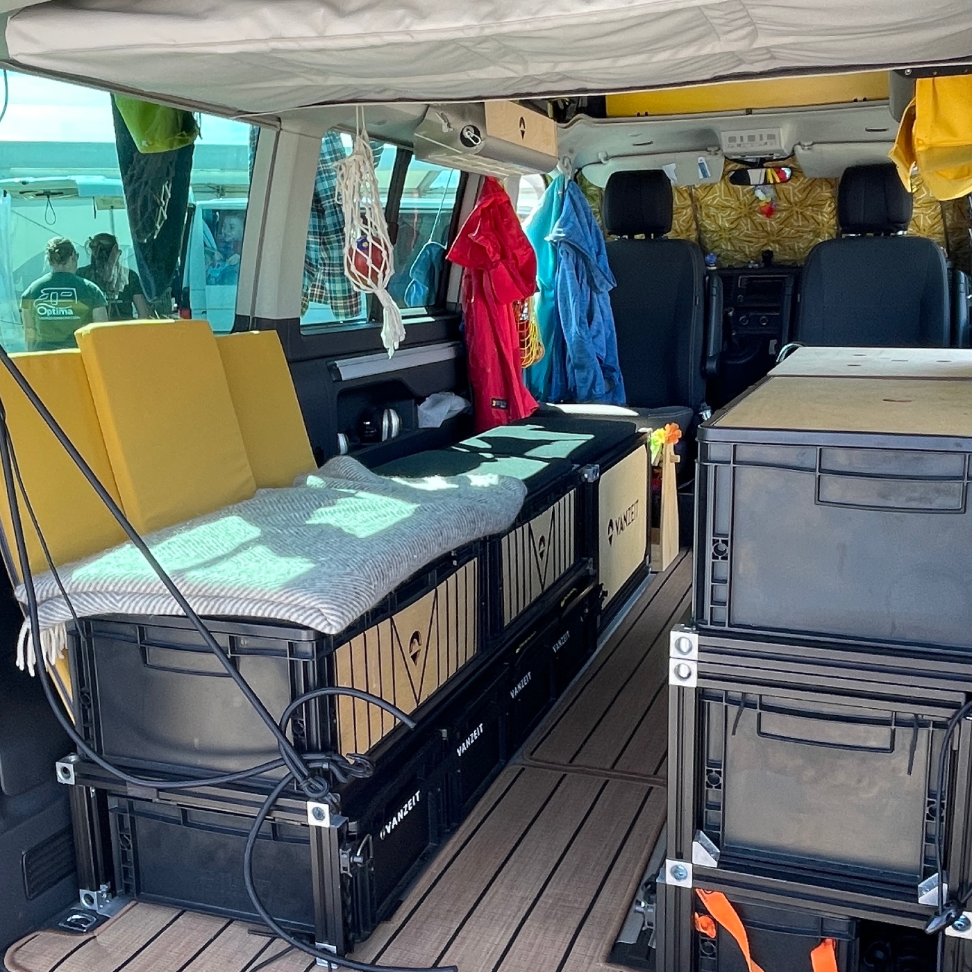 Selbstausbau T6 California Selbstausbau DAPASSTWAS im VW T6 California Beach
