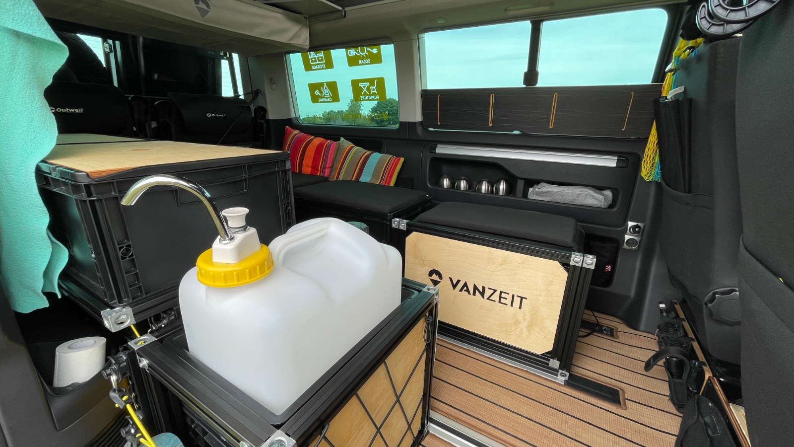 VANRAIL's DAPASSTWAS self-assembly modules for VW California Beach and Multivan
