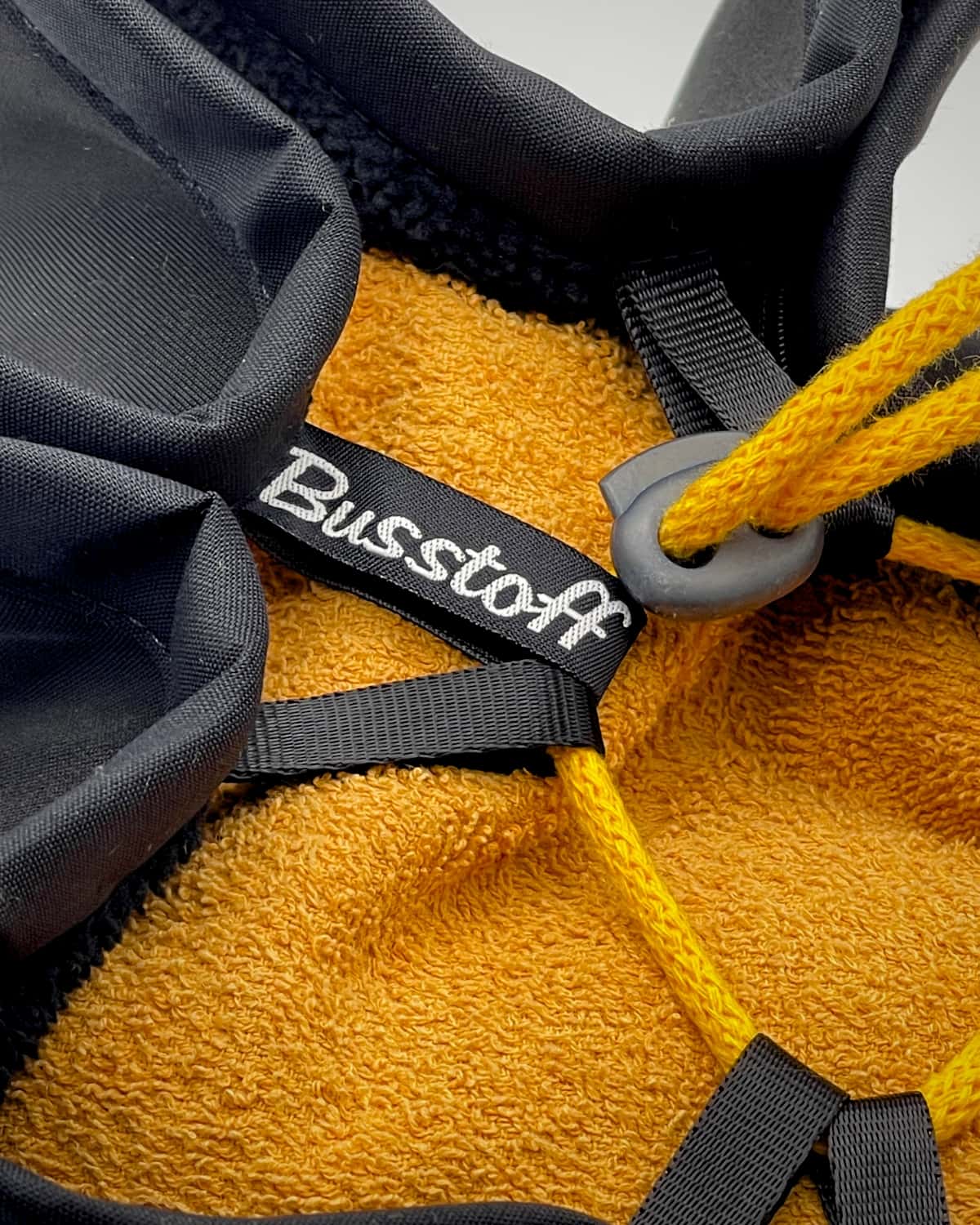 Details camping shower mat