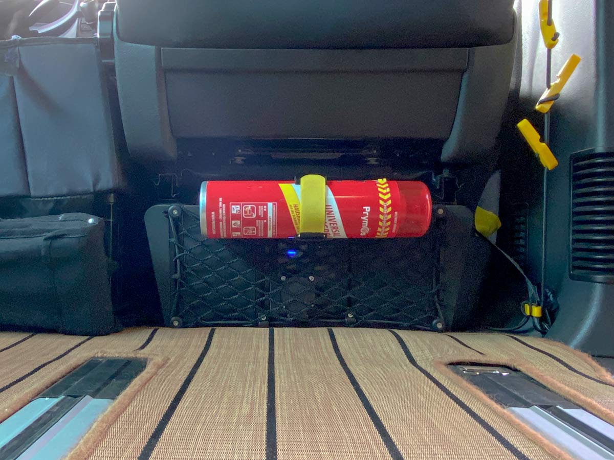 BLEIBTDRAN Sitzkonsolenverkleidung mit Elektronik-Bedienfeld, 12V und 230V und KFZ-Feuerlöscher