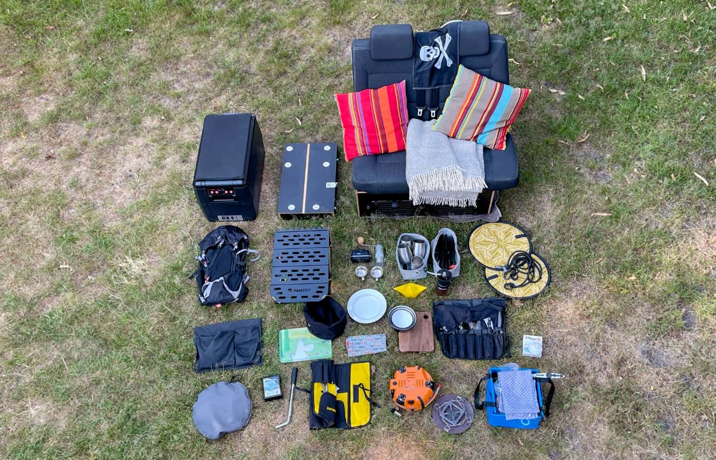 ein Teil unserer Camping Ausstattung und Einrichtung die wir im T6 Beach immer dabei haben