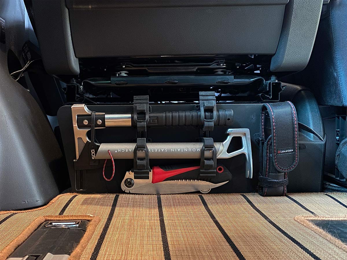 Sitzkonsolenverkleidung BLEIBTDRAN mit riiiichtig vieeeel Buszubehör :)