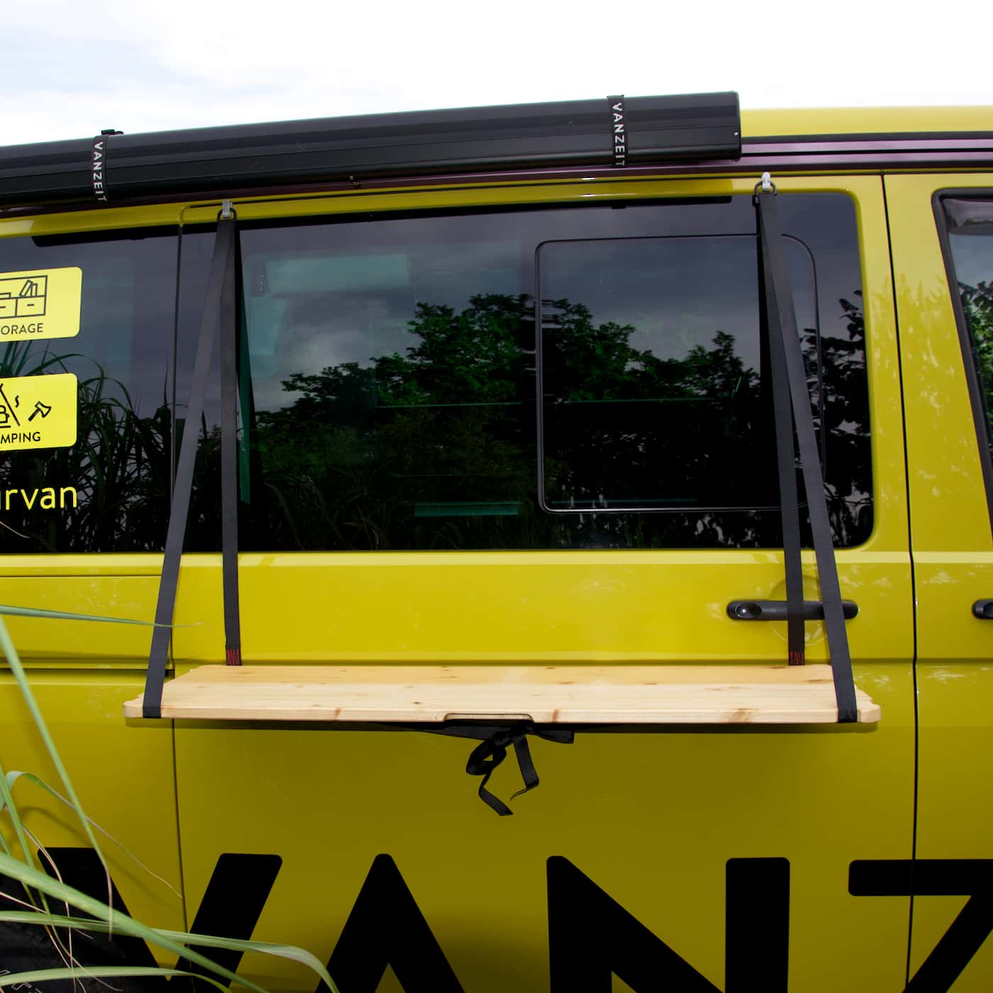 Vantheke an Gurtband und VANZEIT Türhaken Vantheke an Gurtband und VANZEIT Türhaken