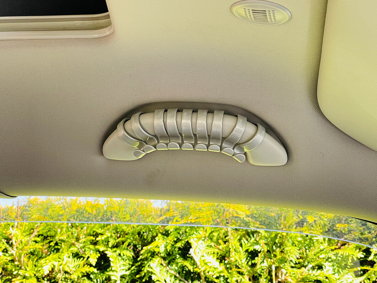 Passt auch ... 9 (!) mal GRIFFIG am Haltegriff im VW Bus