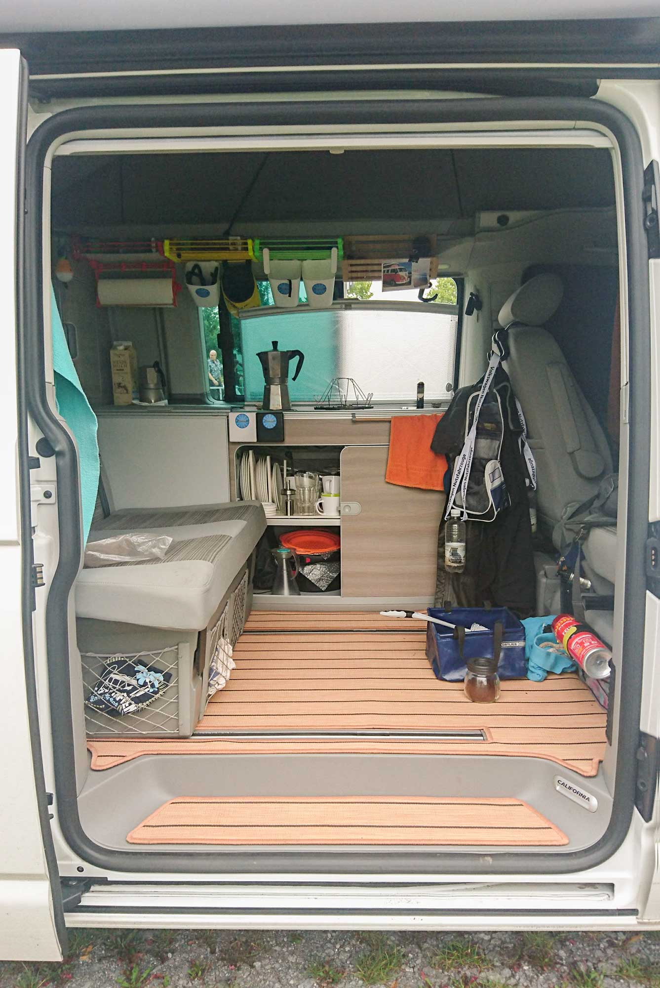Wohnraummatte ALLESANDECK beim Camping im VW California